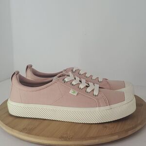 Cariuma Pink Canvas OCA Low Top Sneaker Unisex Women's 8.5 Men's 7